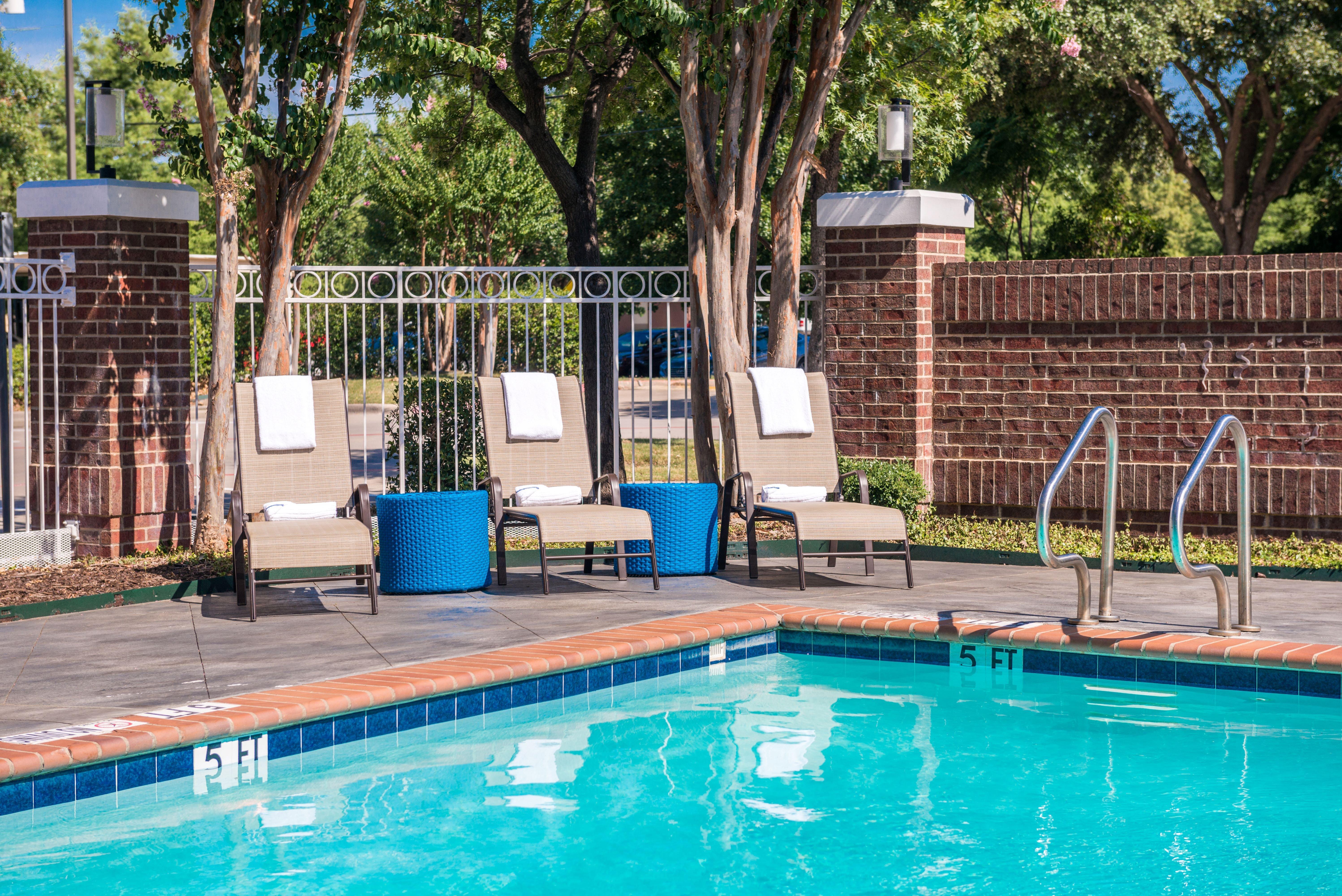 Holiday Inn And Suites Addison By Ihg Екстер'єр фото