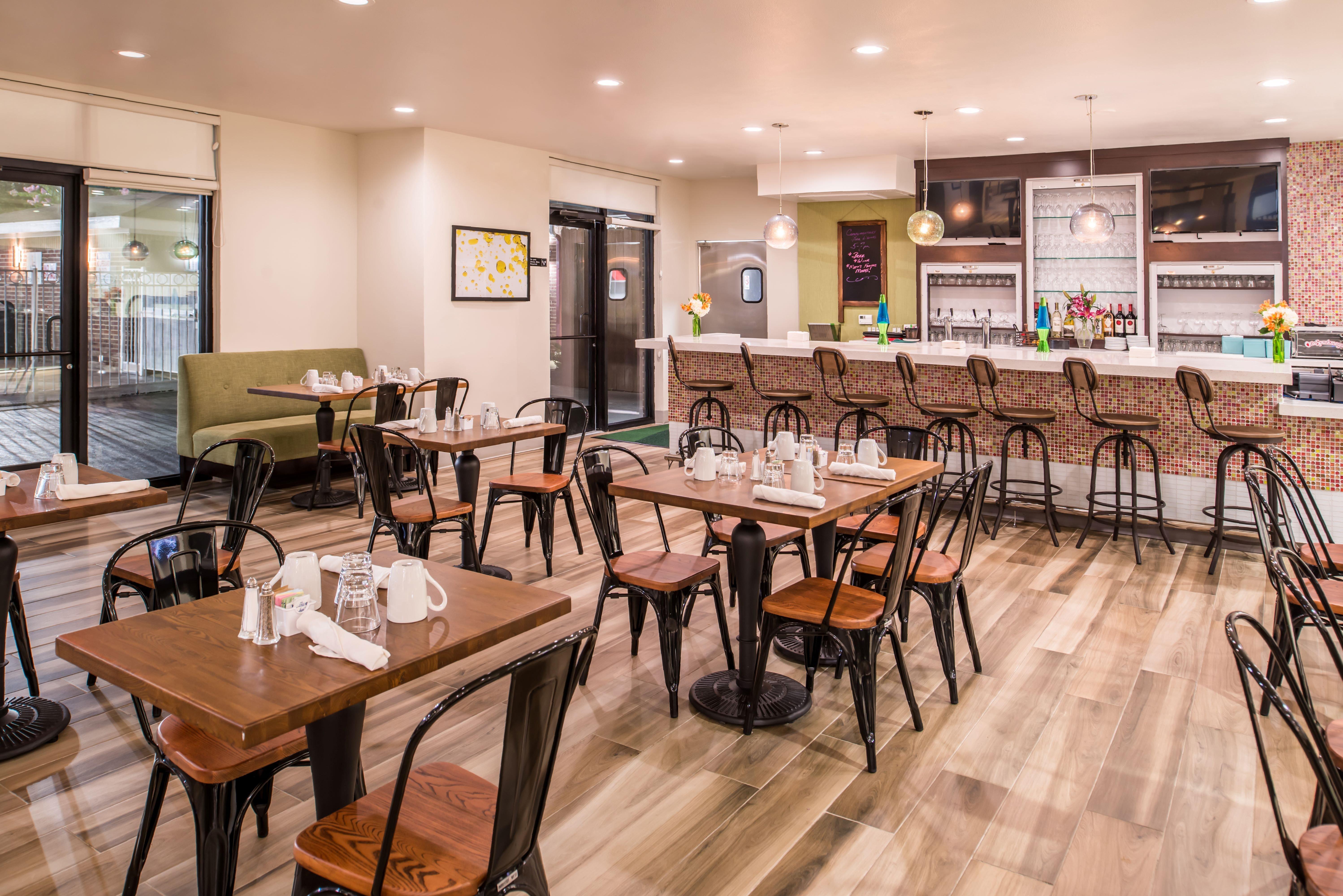 Holiday Inn And Suites Addison By Ihg Екстер'єр фото