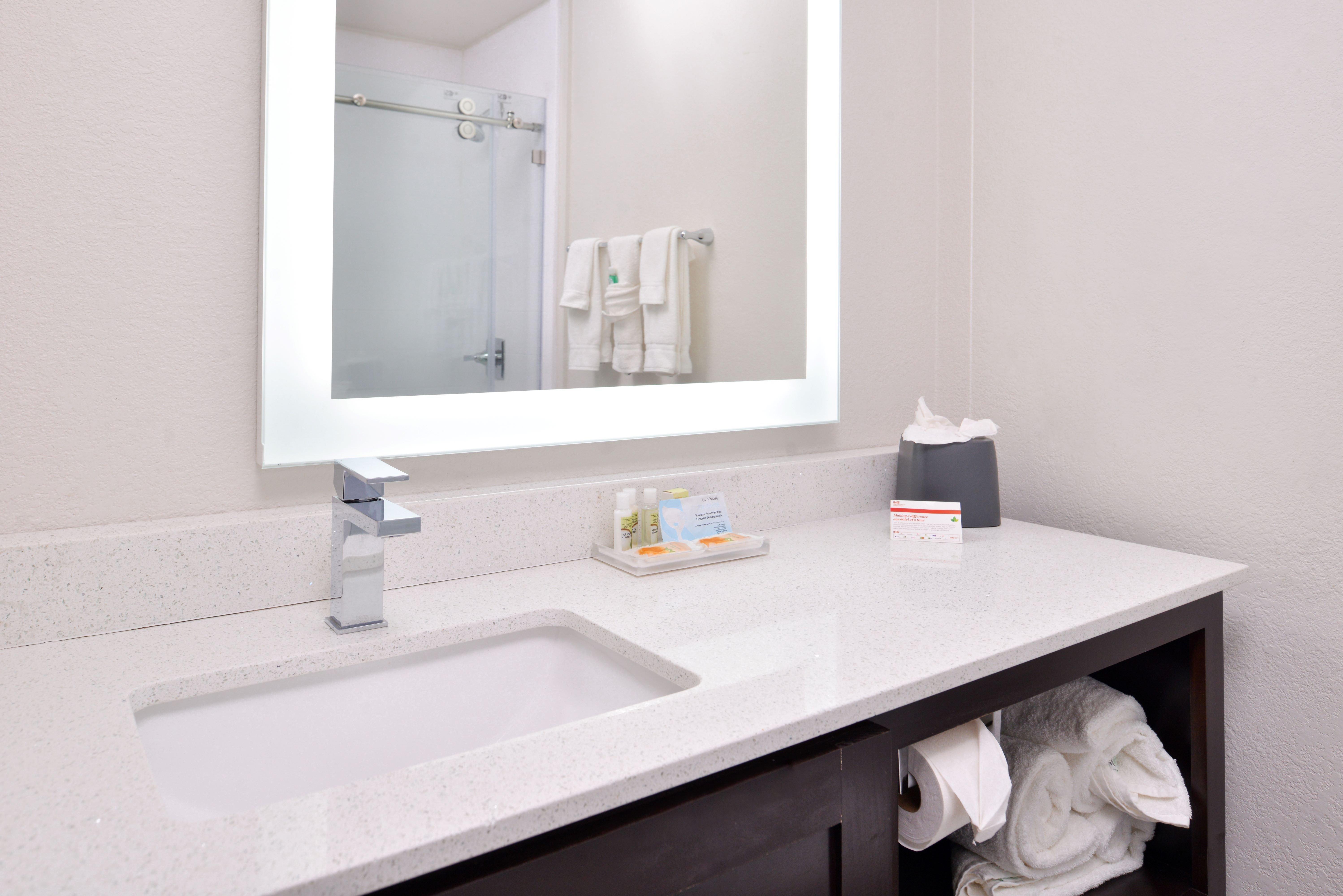 Holiday Inn And Suites Addison By Ihg Екстер'єр фото